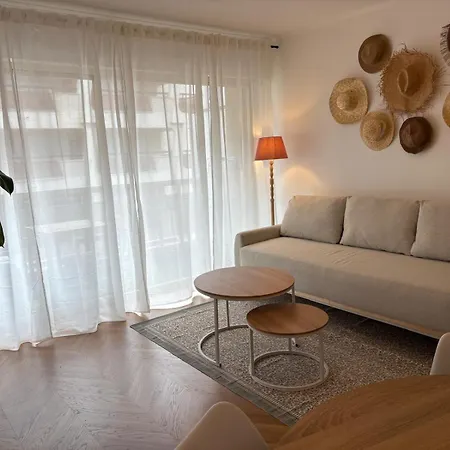 Comfort & Quiet Air Conditioning Parking * Antibes